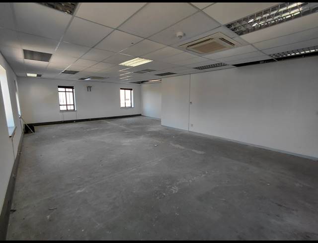 125M² OFFICE TO LET IN MAGALIESSIG